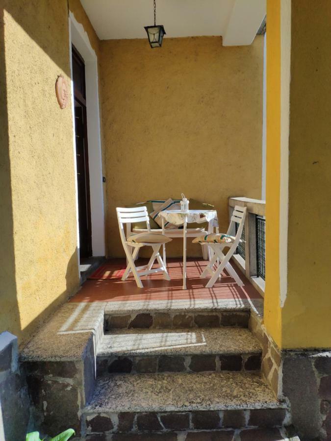 Casa Gialla Gera Lario Esterno foto