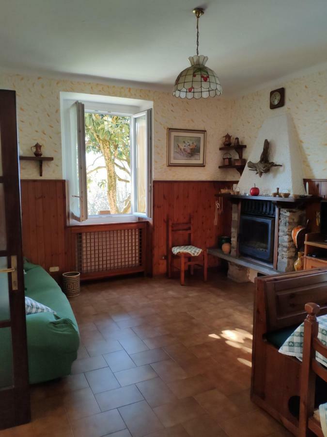 Casa Gialla Gera Lario Esterno foto