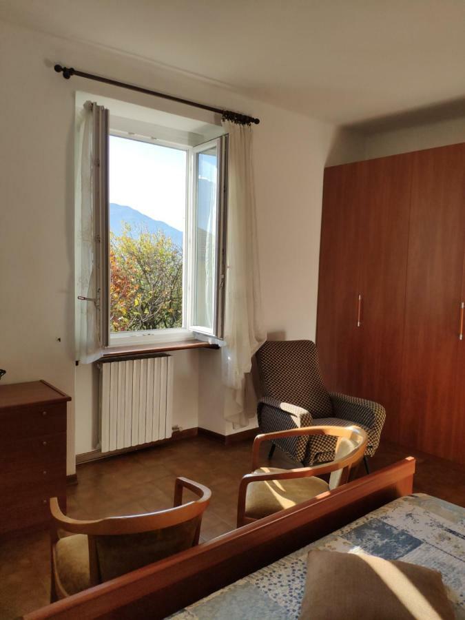 Casa Gialla Gera Lario Esterno foto